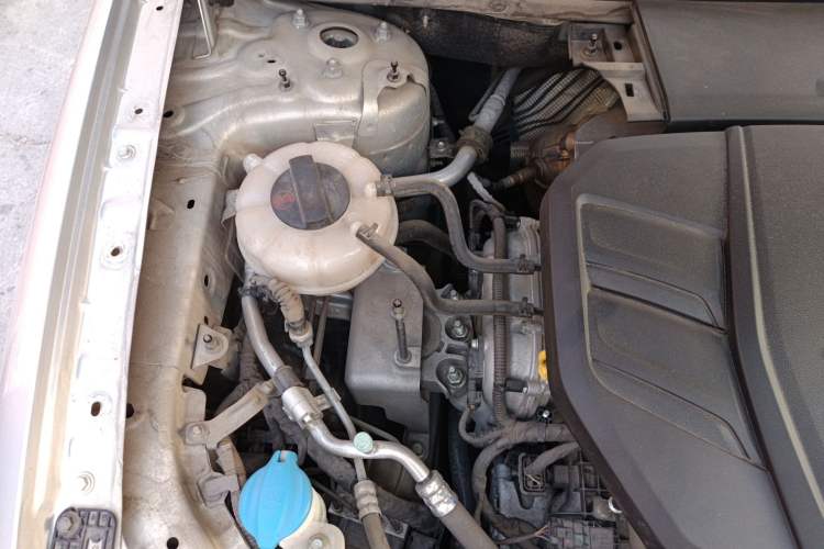 Used Hongqi HS5 2019 2.0T Smart Connect Flagship Edition Engine Bay Right