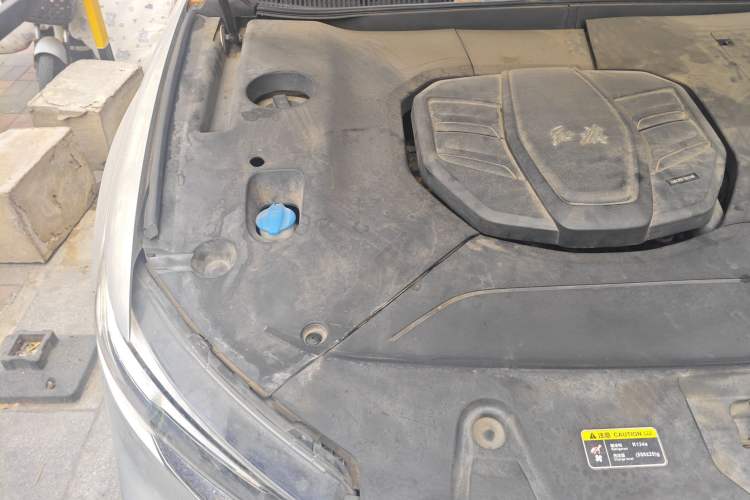 Used Hongqi HS5 2019 2.0T Smart Connect Flagship Edition Engine Bay Right