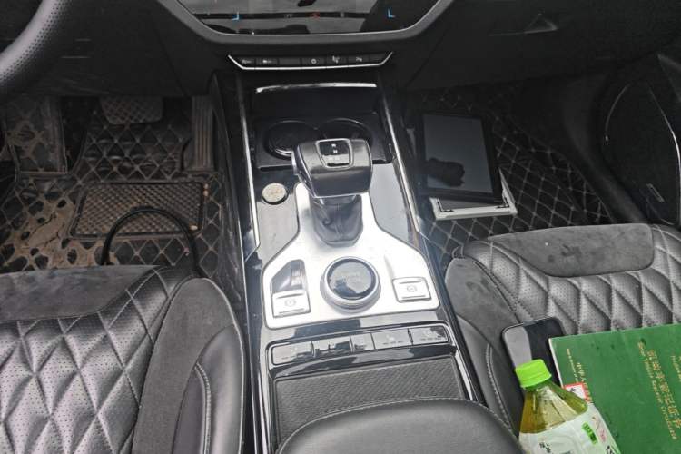 Used Hongqi HS5 2019 2.0T Smart Connect Flagship Edition Gear Lever