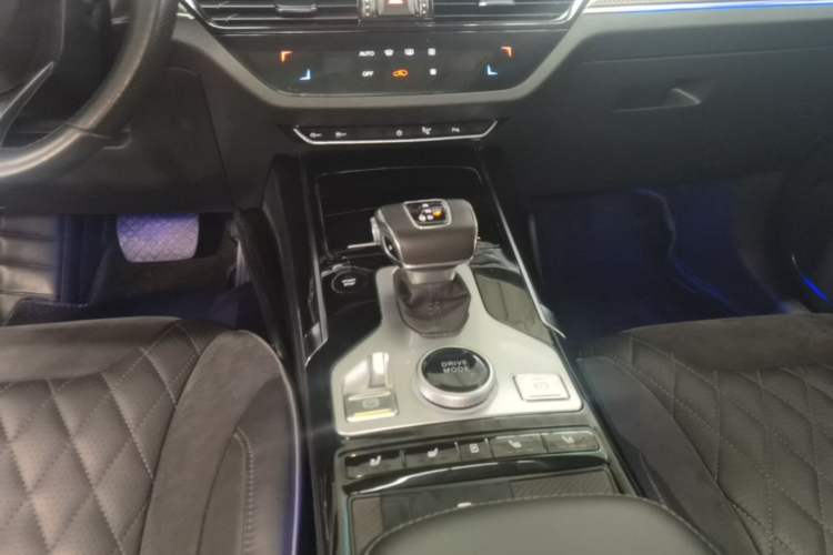Used Hongqi HS5 2019 2.0T Smart Connect Flagship Edition Gear Lever
