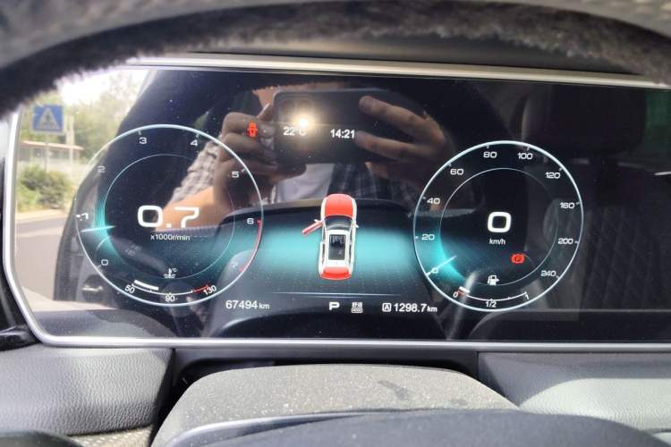 Used Hongqi HS5 2019 2.0T Smart Connect Flagship All-Wheel-Drive Version Instrument Cluster