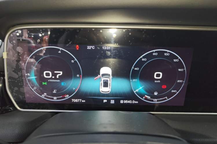 Used Hongqi HS5 2019 2.0T Smart Connect Flagship All-Wheel-Drive Version Instrument Cluster