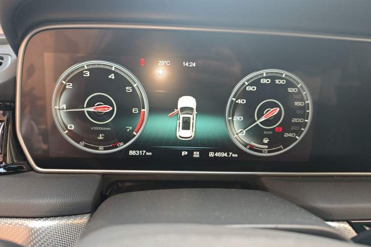 Used Hongqi HS5 2019 2.0T Smart Connect Flagship All-Wheel-Drive Version Instrument Cluster