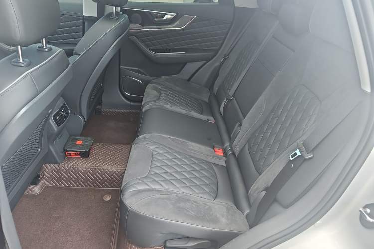 Used Hongqi HS5 2019 2.0T Smart Connect Flagship All-Wheel-Drive Version Interior 1