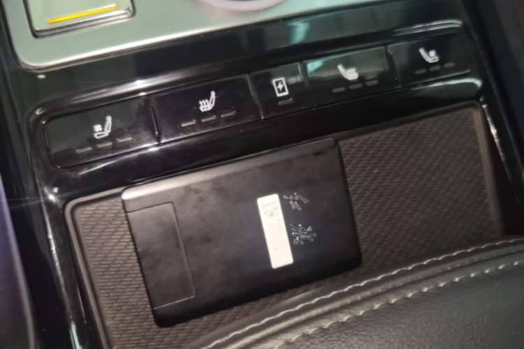 Used Hongqi HS5 2019 2.0T Smart Connect Flagship Edition Interior 1