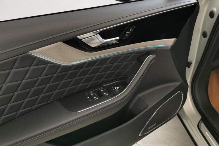 Used Hongqi HS5 2019 2.0T Smart Connect Flagship All-Wheel-Drive Version Interior 10