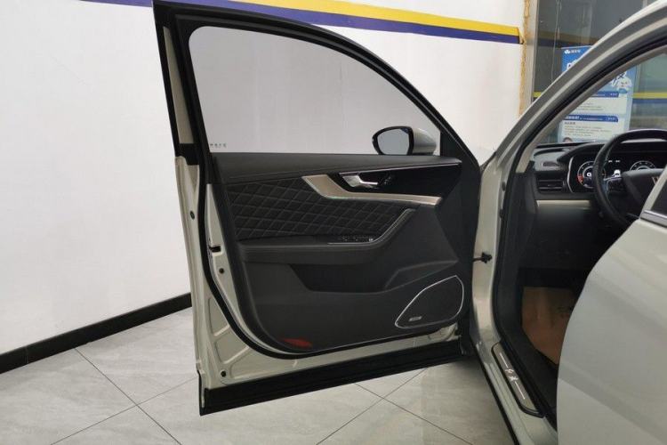 Used Hongqi HS5 2019 2.0T Smart Connect Flagship All-Wheel-Drive Version Interior 12