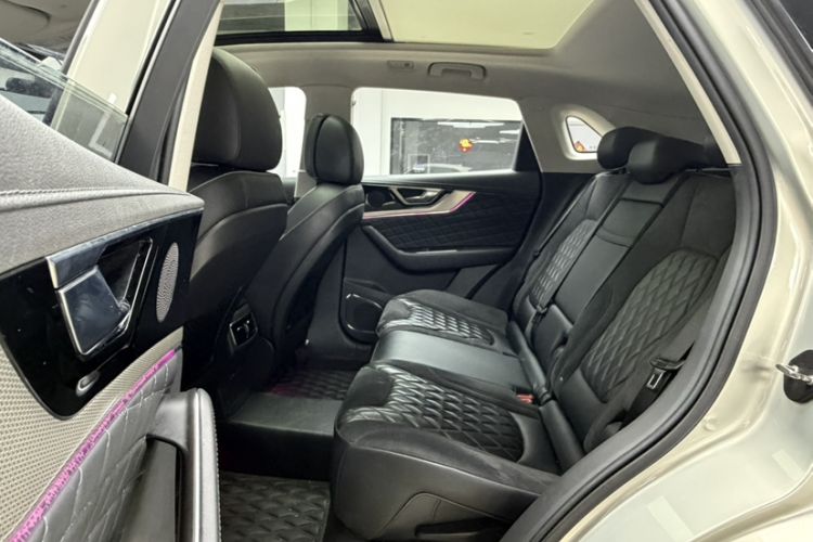 Used Hongqi HS5 2019 2.0T Smart Connect Flagship Edition Interior 4