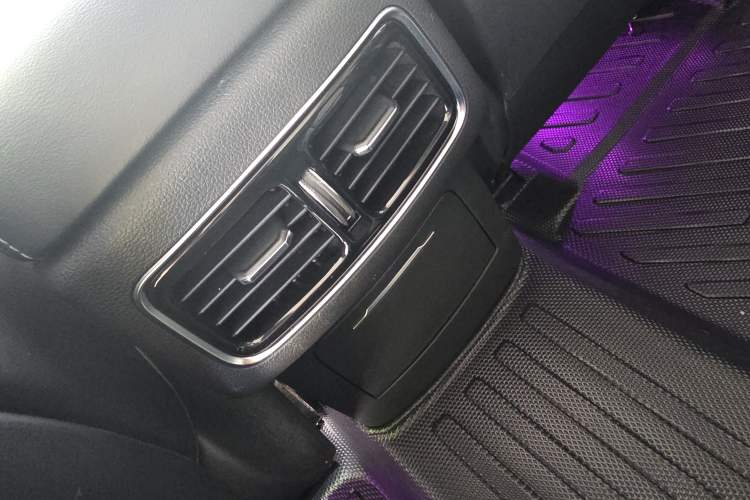 Used Hongqi HS5 2019 2.0T Smart Connect Flagship All-Wheel-Drive Version Interior 6