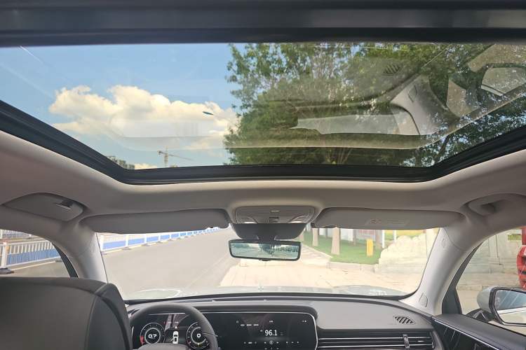 Used Hongqi HS5 2019 2.0T Smart Connect Flagship All-Wheel-Drive Version Interior 8