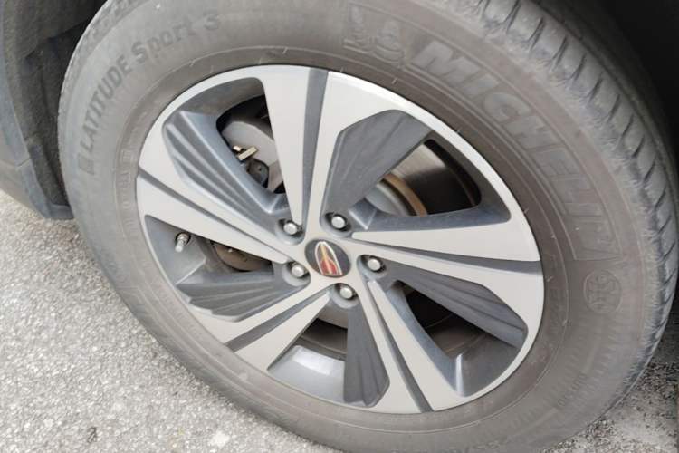 Used Hongqi HS5 2019 2.0T Smart Connect Flagship Edition Left Front Wheel Hub