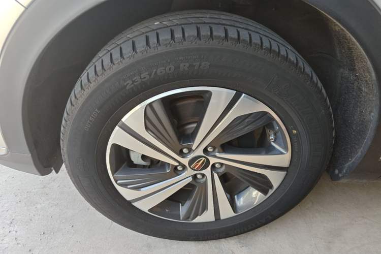Used Hongqi HS5 2019 2.0T Smart Connect Flagship Edition Left Front Wheel Hub