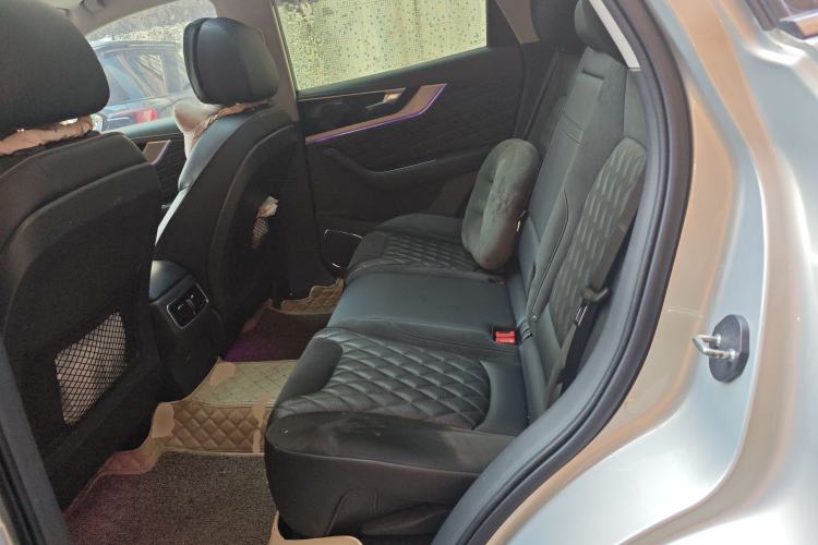 Used Hongqi HS5 2019 2.0T Smart Connect Flagship All-Wheel-Drive Version Left Rear Seat