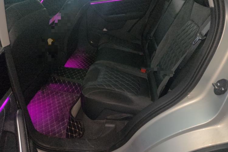Used Hongqi HS5 2019 2.0T Smart Connect Flagship All-Wheel-Drive Version Left Rear Seat