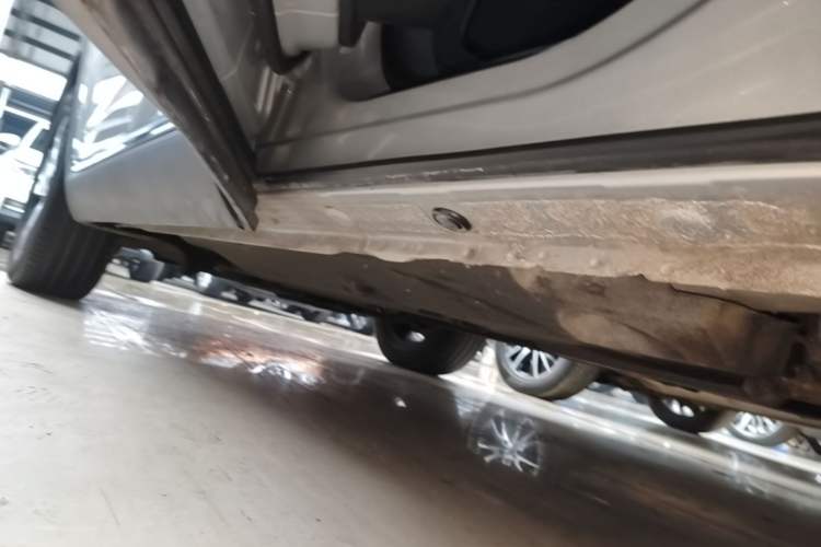 Used Hongqi HS5 2019 2.0T Smart Connect Flagship Edition Left Side Sill