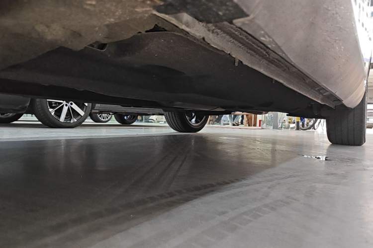 Used Hongqi HS5 2019 2.0T Smart Connect Flagship All-Wheel-Drive Version Left Side Sill