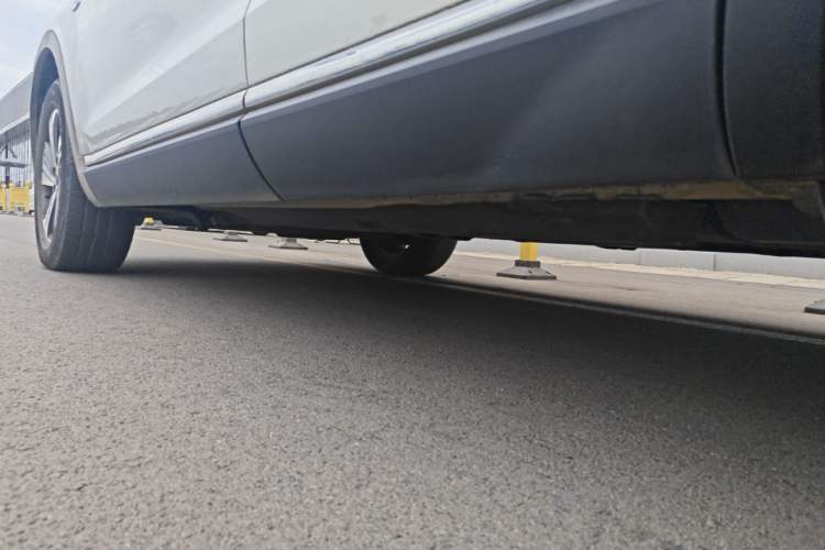 Used Hongqi HS5 2019 2.0T Smart Connect Flagship Edition Left Side Sill
