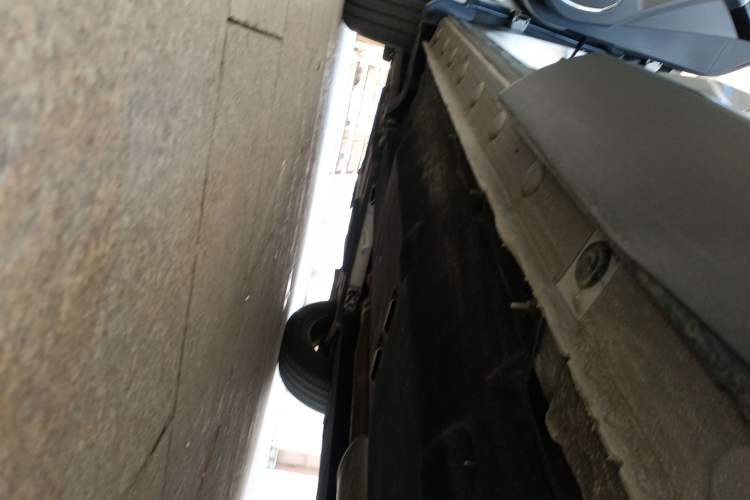 Used Hongqi HS5 2019 2.0T Smart Connect Flagship Edition Left Side Sill