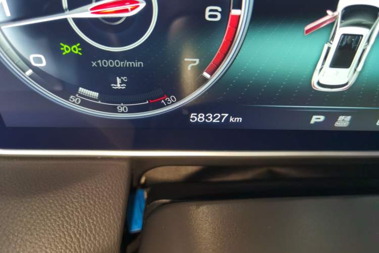 Used Hongqi HS5 2019 2.0T Smart Connect Flagship Edition Odometer Close Up