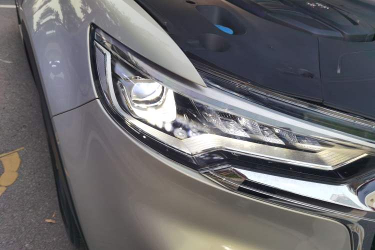 Used Hongqi HS5 2019 2.0T Smart Connect Flagship Edition Right Front Headlight