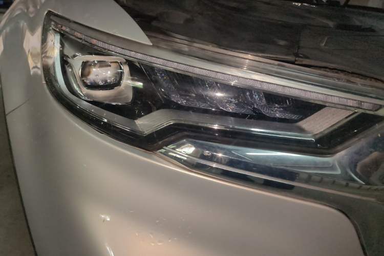 Used Hongqi HS5 2019 2.0T Smart Connect Flagship All-Wheel-Drive Version Right Front Headlight