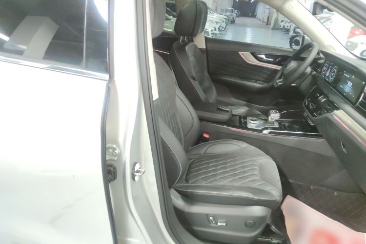 Used Hongqi HS5 2019 2.0T Smart Connect Flagship All-Wheel-Drive Version Right Front Seat