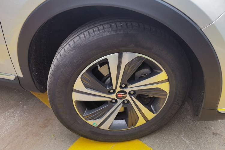 Used Hongqi HS5 2019 2.0T Smart Connect Flagship Edition Right Front Wheel Hub