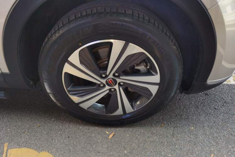 Used Hongqi HS5 2019 2.0T Smart Connect Flagship Edition Right Front Wheel Hub