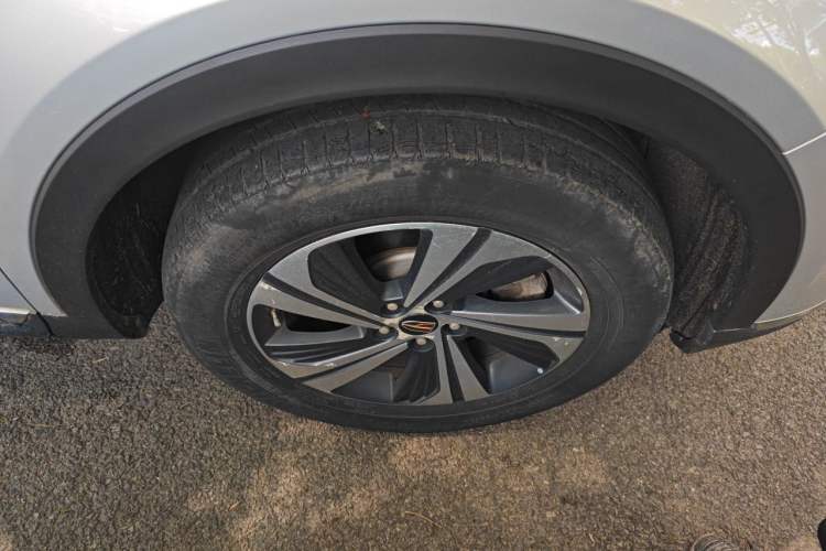 Used Hongqi HS5 2019 2.0T Smart Connect Flagship Edition Right Front Wheel Hub