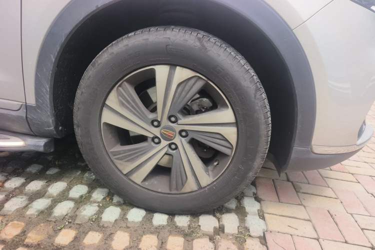 Used Hongqi HS5 2019 2.0T Smart Connect Flagship Edition Right Front Wheel Hub