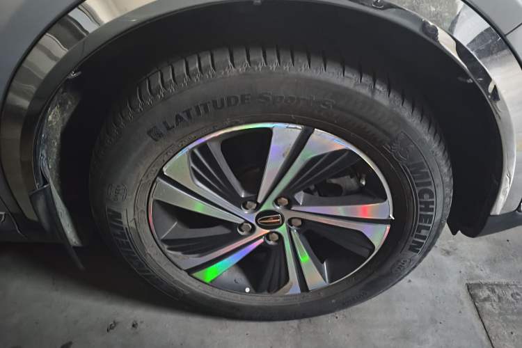 Used Hongqi HS5 2019 2.0T Smart Connect Flagship Edition Right Front Wheel Hub