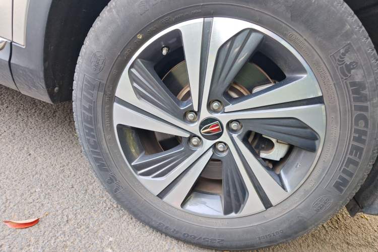 Used Hongqi HS5 2019 2.0T Smart Connect Flagship Edition Right Front Wheel Hub