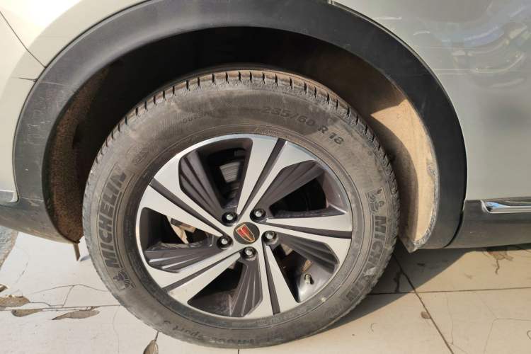 Used Hongqi HS5 2019 2.0T Smart Connect Flagship Edition Right Rear Wheel Hub
