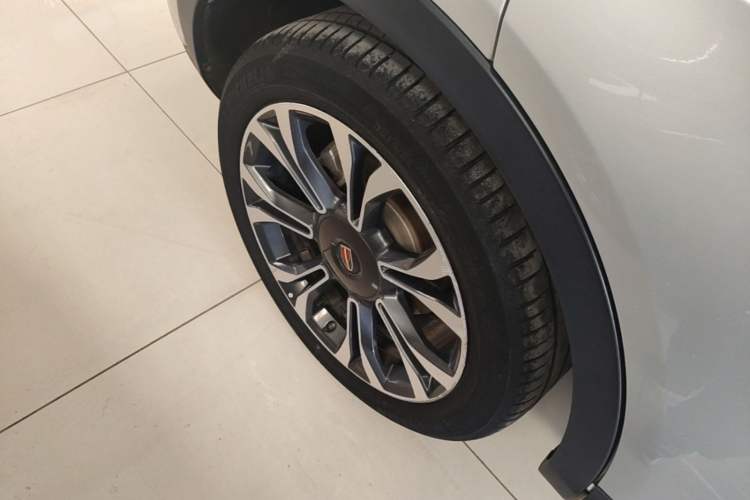 Used Hongqi HS5 2019 2.0T Smart Connect Flagship All-Wheel-Drive Version Right Rear Wheel Hub