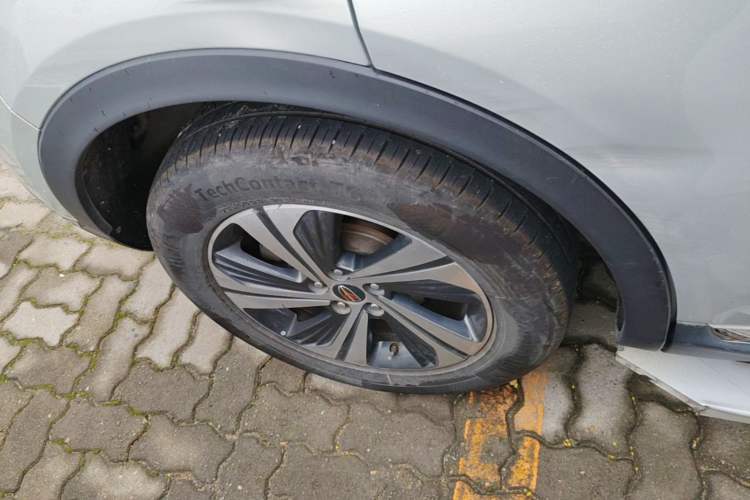 Used Hongqi HS5 2019 2.0T Smart Connect Flagship Edition Right Rear Wheel Hub