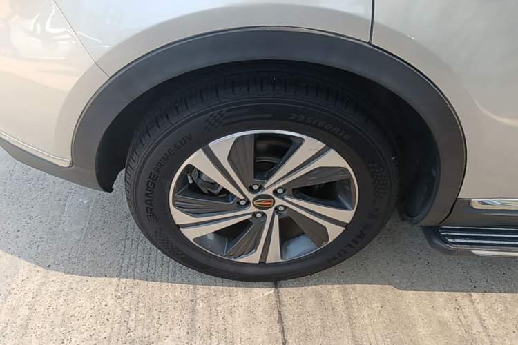 Used Hongqi HS5 2019 2.0T Smart Connect Flagship Edition Right Rear Wheel Hub