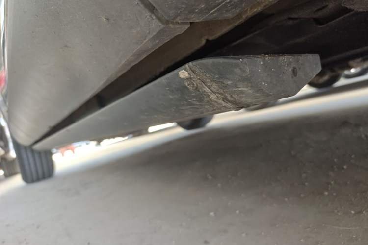 Used Hongqi HS5 2019 2.0T Smart Connect Flagship Edition Right Side Sill