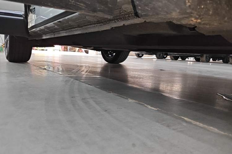 Used Hongqi HS5 2019 2.0T Smart Connect Flagship All-Wheel-Drive Version Right Side Sill