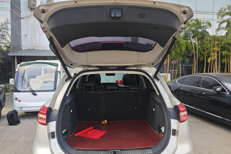 Used Hongqi HS5 2019 2.0T Smart Connect Flagship Edition Trunk