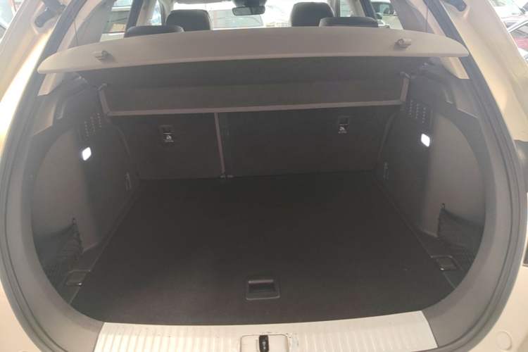 Used Hongqi HS5 2019 2.0T Smart Connect Flagship All-Wheel-Drive Version Trunk