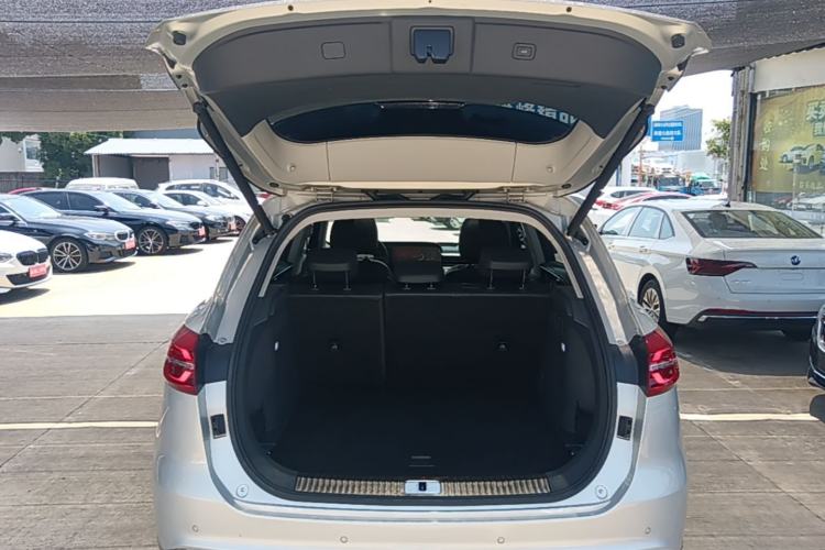 Used Hongqi HS5 2019 2.0T Smart Connect Flagship Edition Trunk
