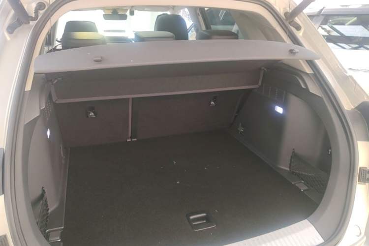 Used Hongqi HS5 2019 2.0T Smart Connect Flagship Edition Trunk