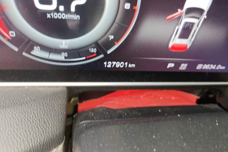 Used Hongqi HS5 2019 2.0T Smart Connect Flagship Edition Odometer Close Up