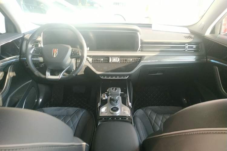 Used Hongqi HS5 2019 2.0T Smart Connect Flagship All-Wheel-Drive Version Center Console