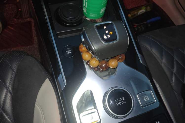 Used Hongqi HS5 2019 2.0T Smart Connect Flagship All-Wheel-Drive Version Gear Lever