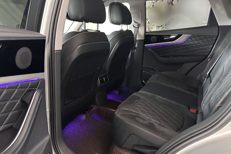 Used Hongqi HS5 2019 2.0T Smart Connect Flagship All-Wheel-Drive Version Interior 3