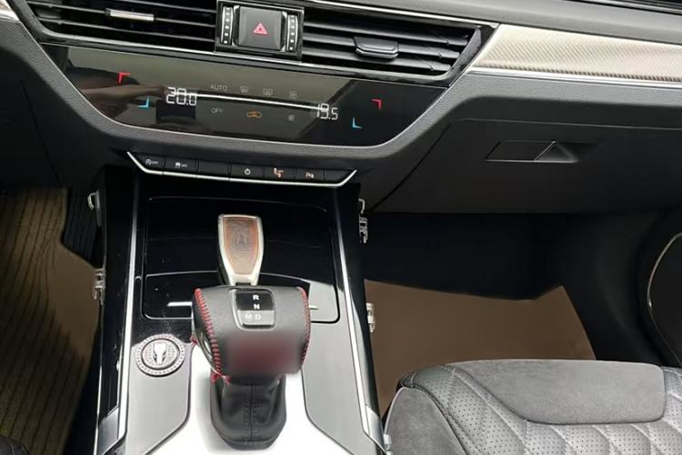 Used Hongqi HS5 2019 2.0T Smart Connect Flagship Edition Interior 3