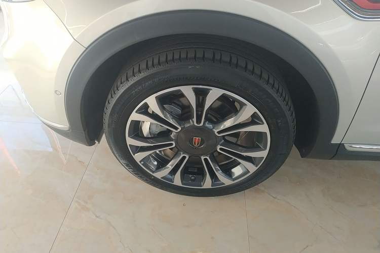Used Hongqi HS5 2019 2.0T Smart Connect Flagship All-Wheel-Drive Version Left Front Wheel Hub