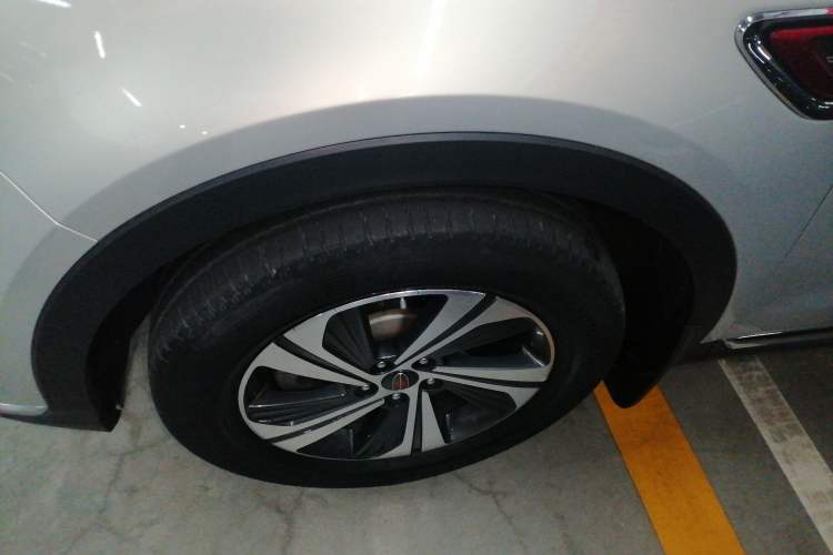 Used Hongqi HS5 2019 2.0T Smart Connect Flagship Edition Left Front Wheel Hub