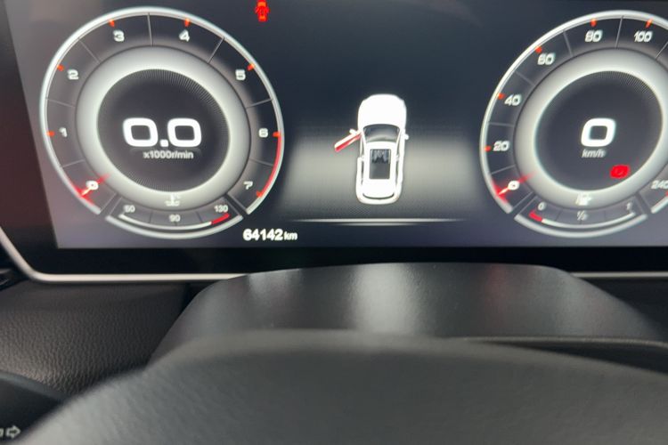 Used Hongqi HS5 2019 2.0T Smart Connect Flagship All-Wheel-Drive Version Odometer Close Up